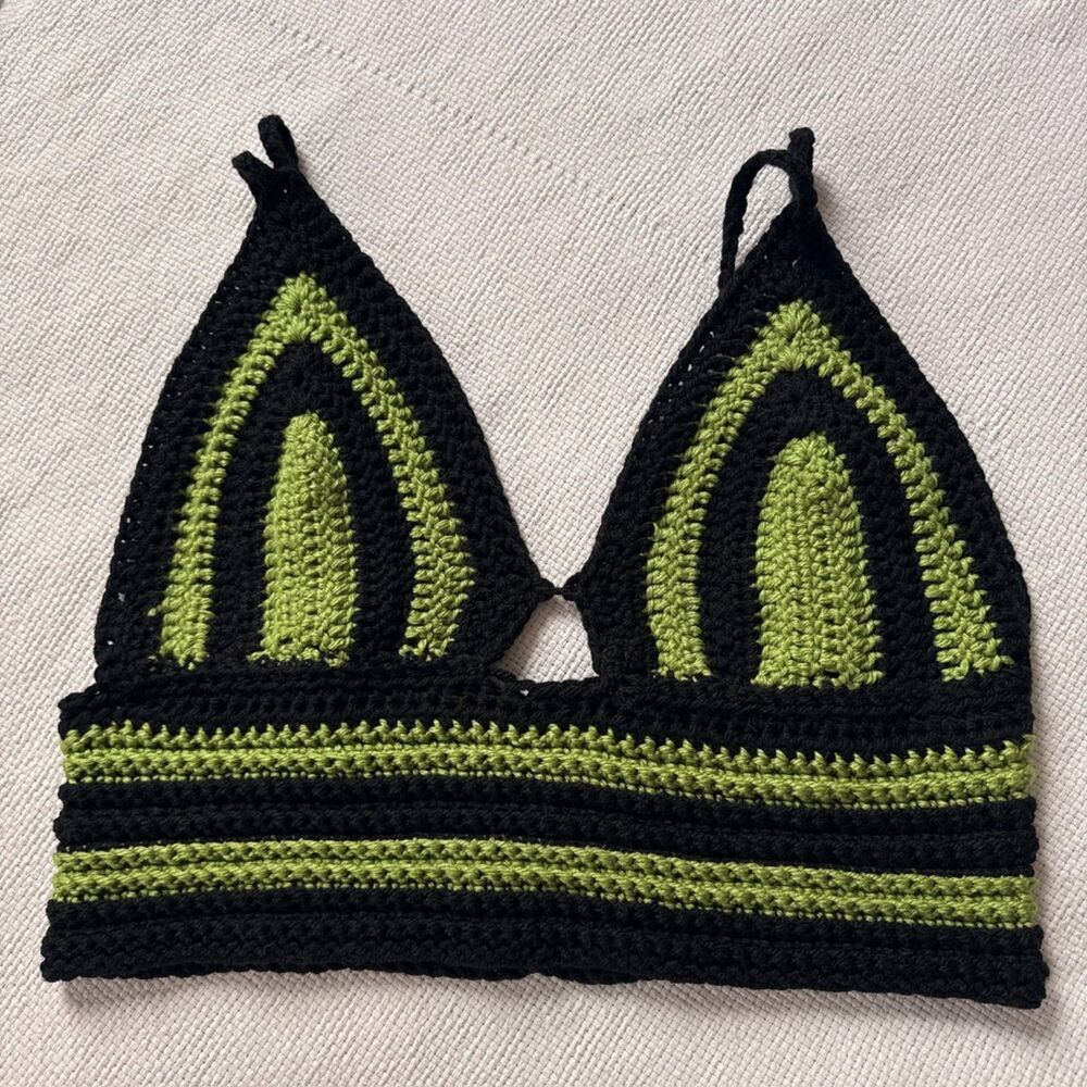 The Lilly Top - medium/large HANDMADE by KNOTTY TWINS